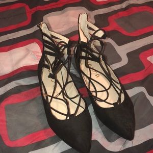 Strap up flats